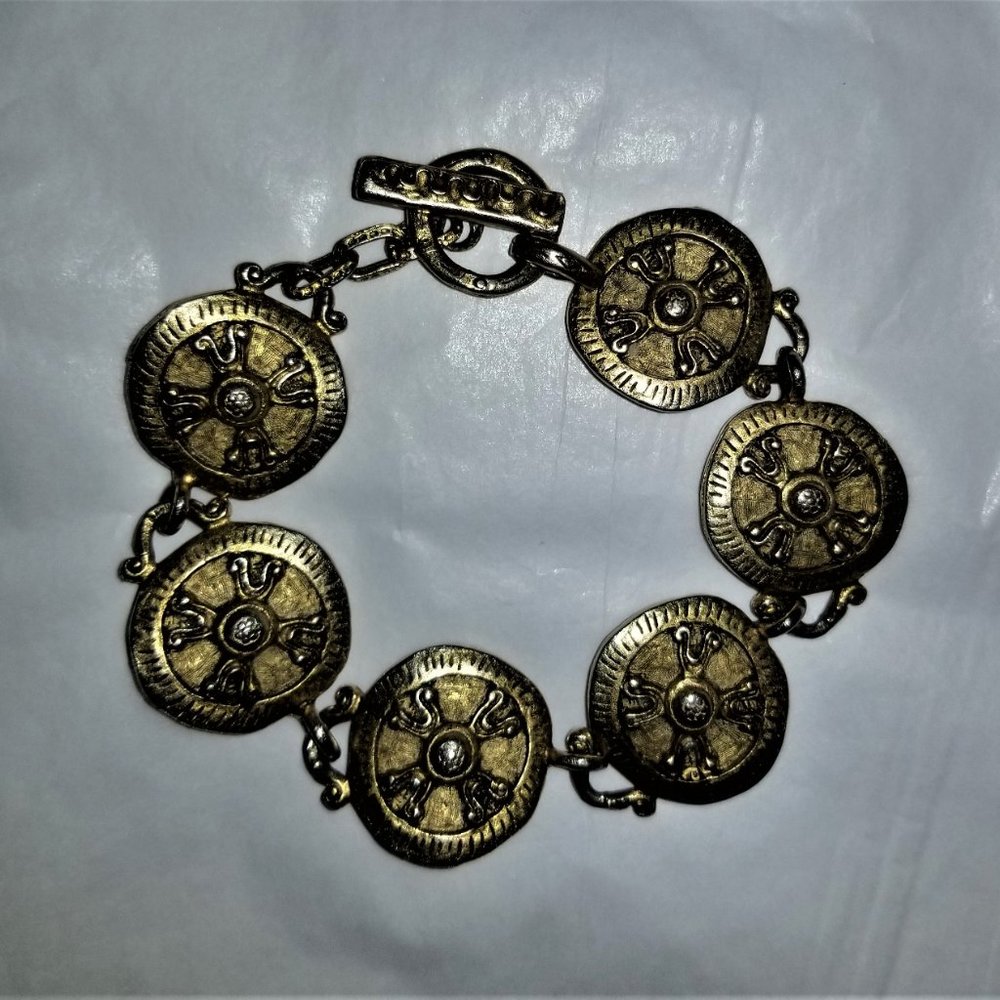 5 for $25! Vintage Gold Tone Toggle Bracelet